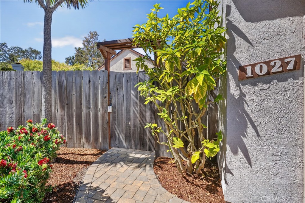 1027 Vista Del Brisa, San Luis Obispo, CA 93405