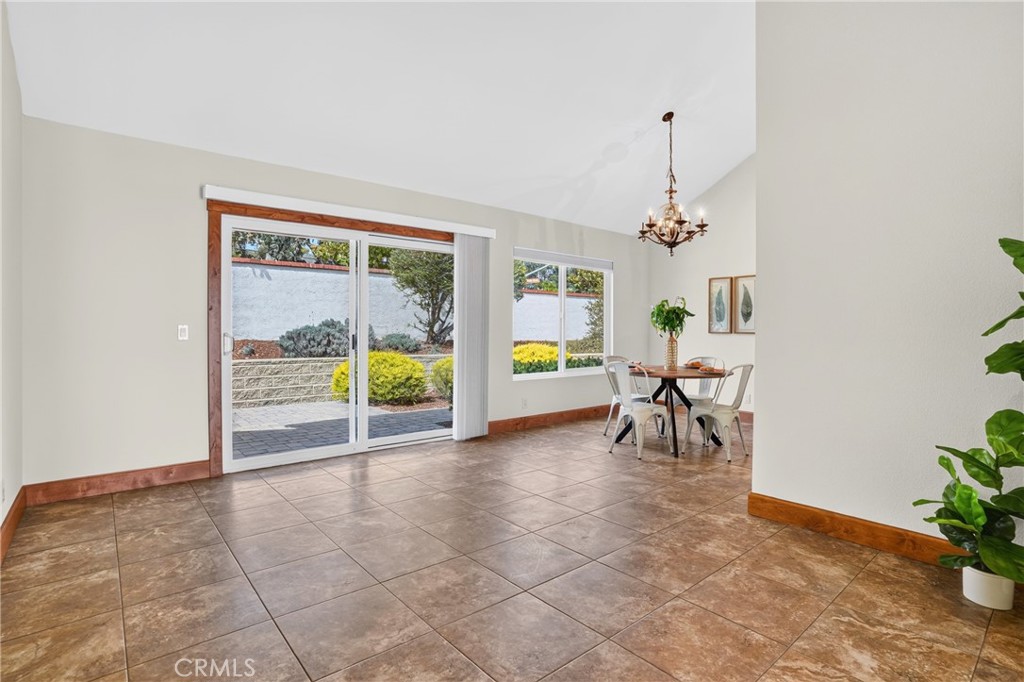 1027 Vista Del Brisa, San Luis Obispo, CA 93405