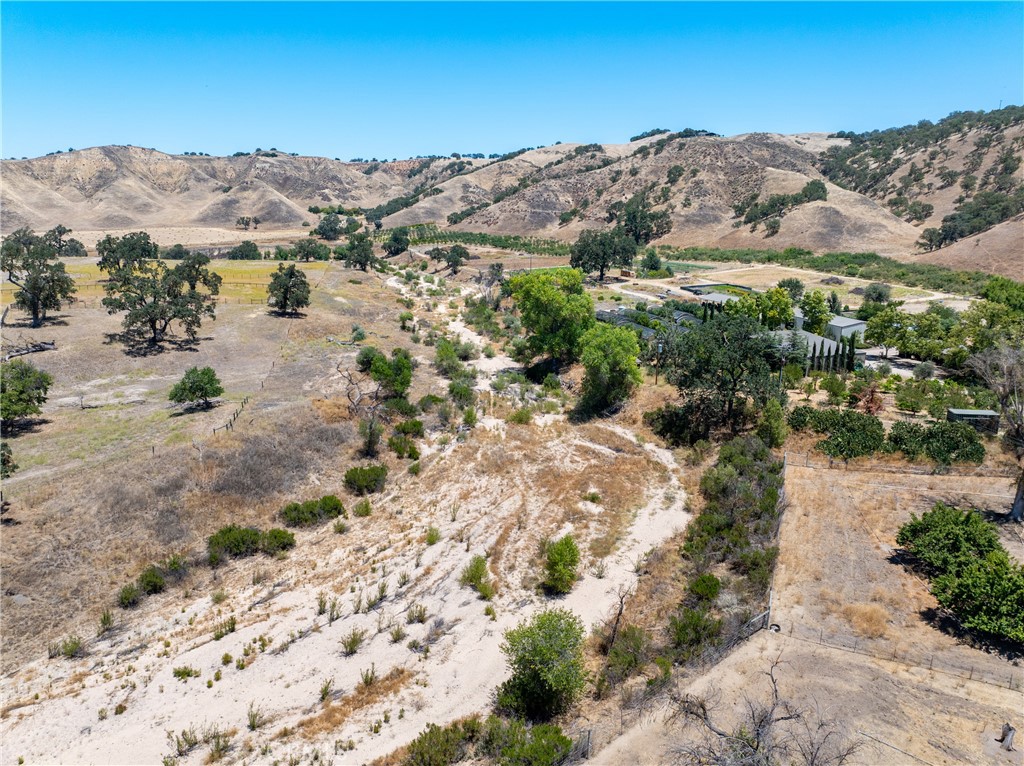 5750 El Pharo, Paso Robles, CA 93446