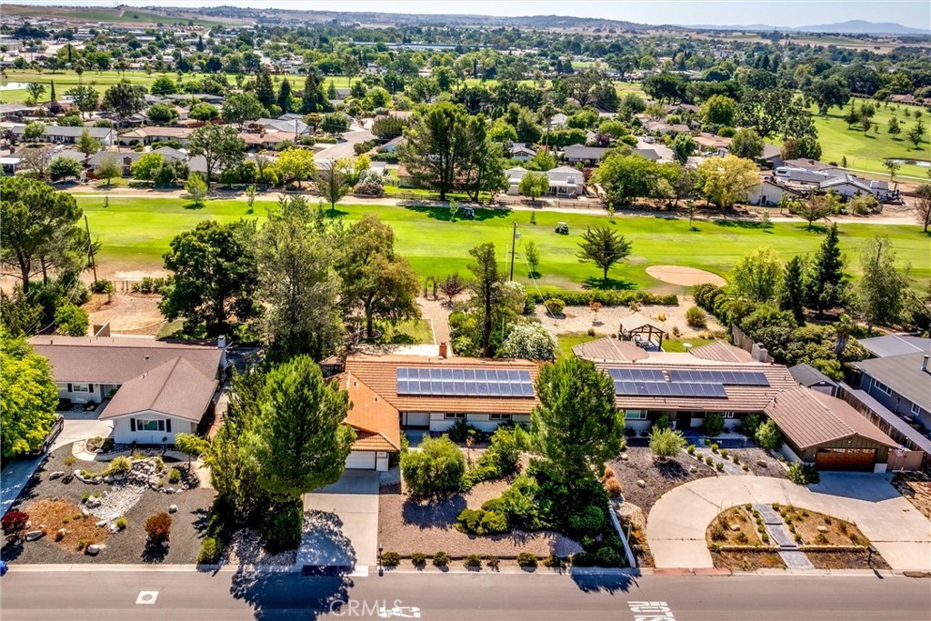 1523 Country Club Dr, Paso Robles, CA 93446