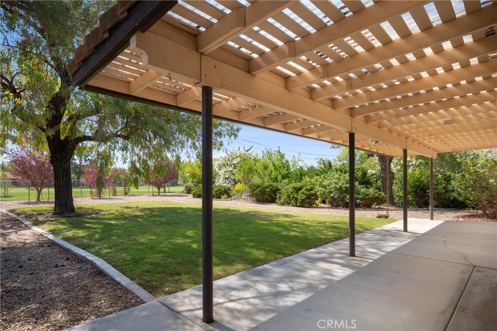 1523 Country Club Dr, Paso Robles, CA 93446