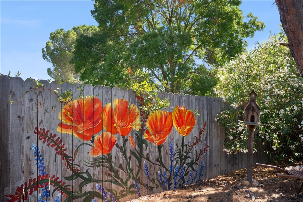 1523 Country Club Dr, Paso Robles, CA 93446