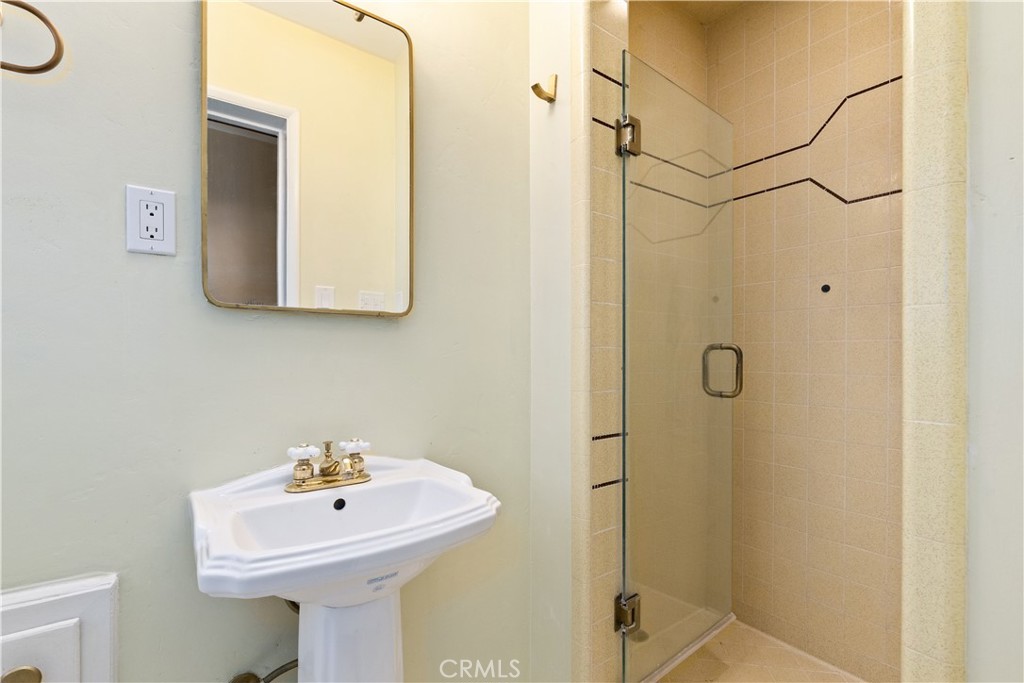 370 Pacific Ave, Paso Robles, CA 93446