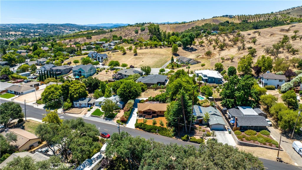 370 Pacific Ave, Paso Robles, CA 93446