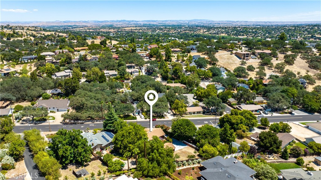 370 Pacific Ave, Paso Robles, CA 93446