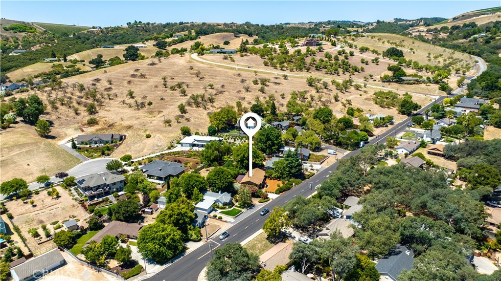 370 Pacific Ave, Paso Robles, CA 93446
