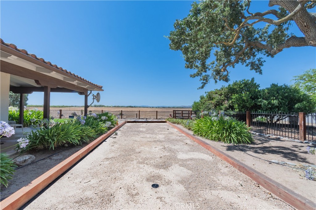 1675 Adobe Rd, Paso Robles, CA 93446
