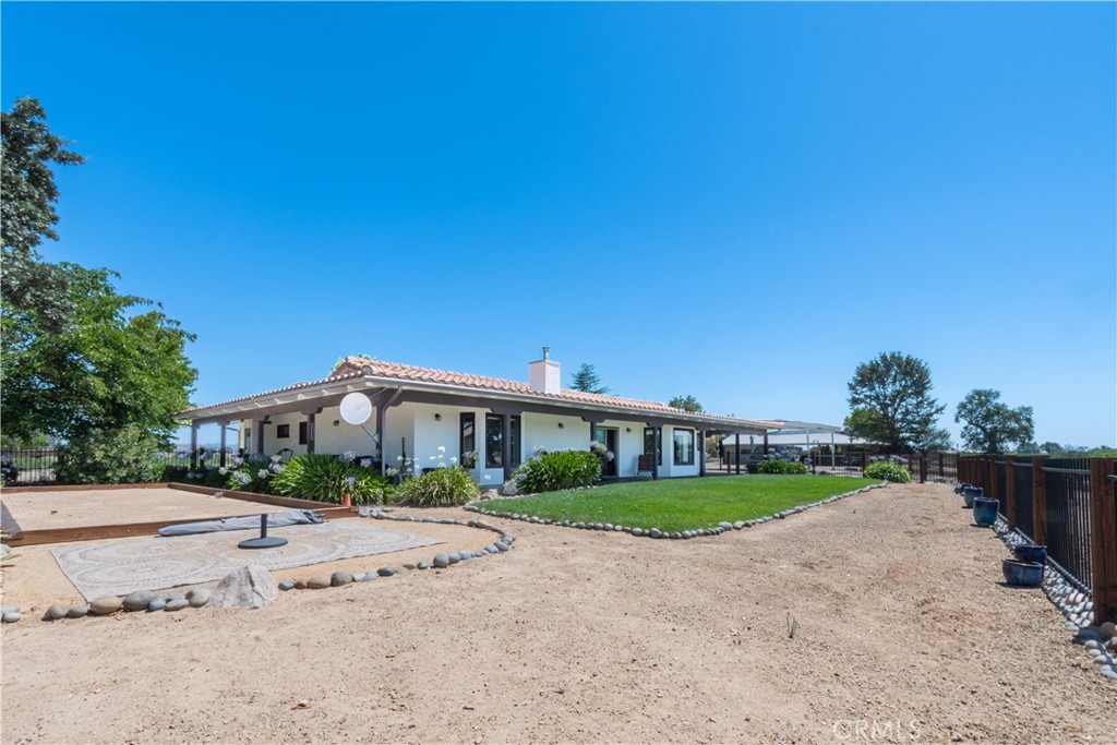 1675 Adobe Rd, Paso Robles, CA 93446