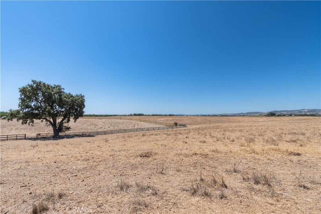 1675 Adobe Rd, Paso Robles, CA 93446