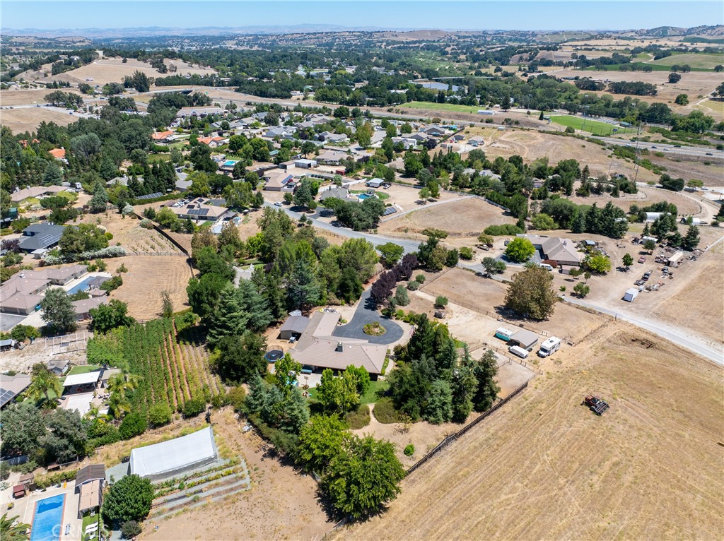 1380 Shane, Templeton, CA 93465