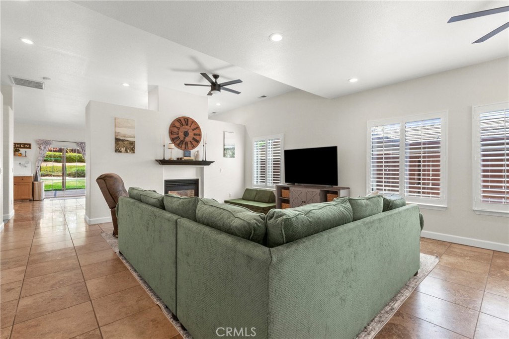 1204 Grassy Hollow, Paso Robles, CA 93446