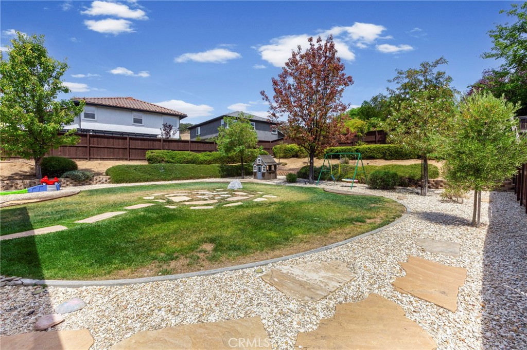 1204 Grassy Hollow, Paso Robles, CA 93446