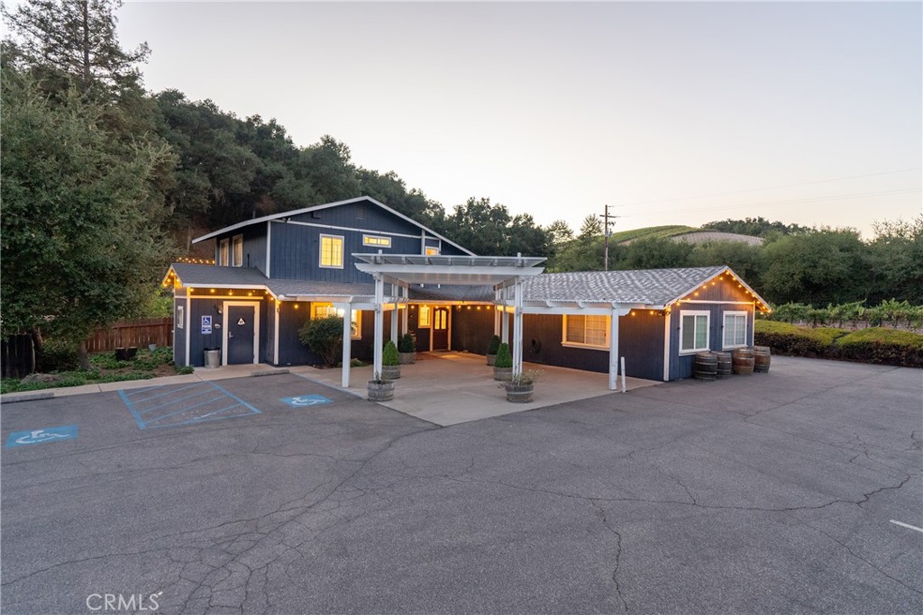 2925 Anderson Rd, Paso Robles, CA 93446