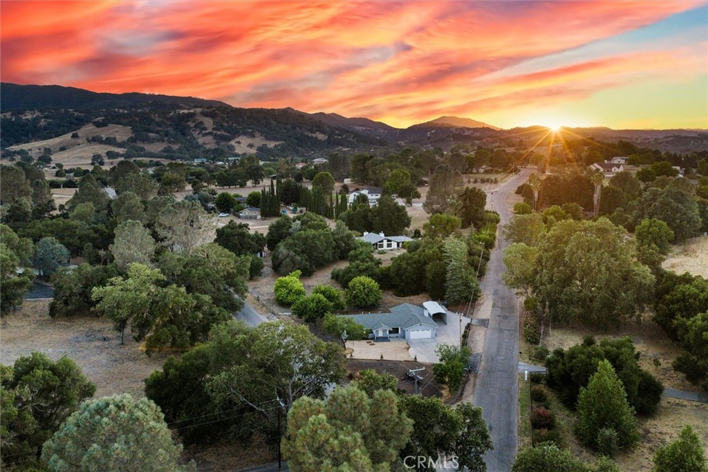 14740 Morningside Rd, Atascadero, CA 93422
