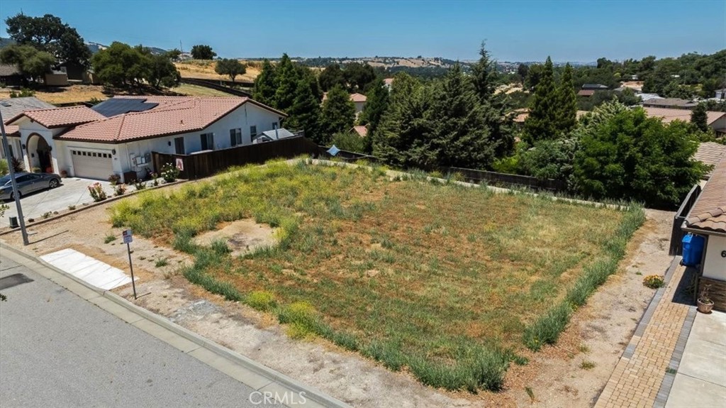 679 Red Cloud, Paso Robles, CA 93446