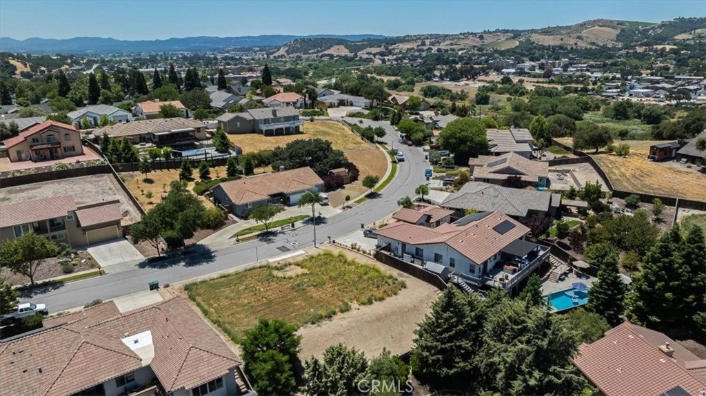 679 Red Cloud, Paso Robles, CA 93446
