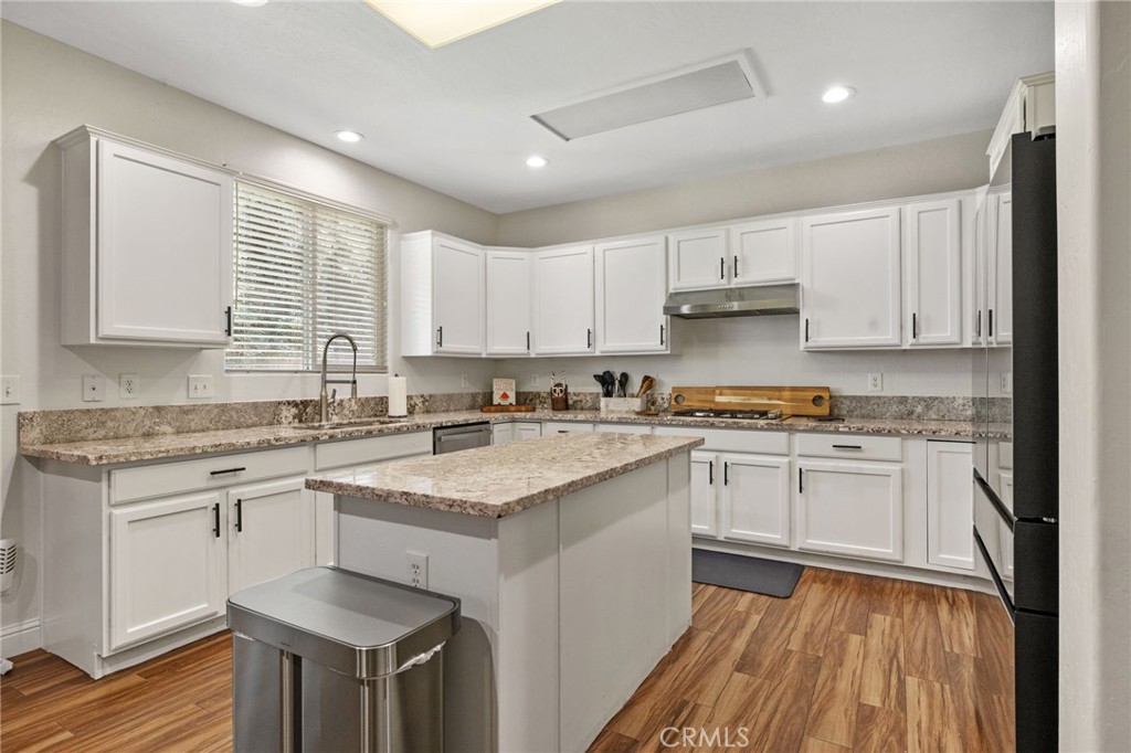 3320 W Glendale, Visalia, CA 93291