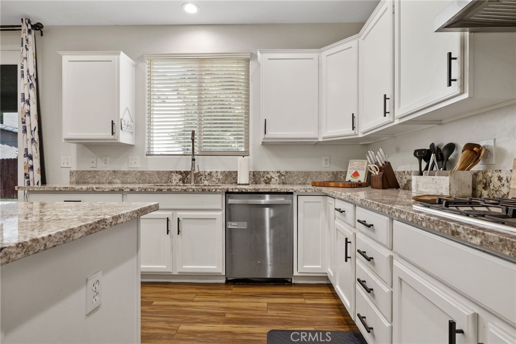 3320 W Glendale, Visalia, CA 93291