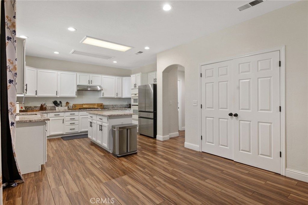3320 W Glendale, Visalia, CA 93291