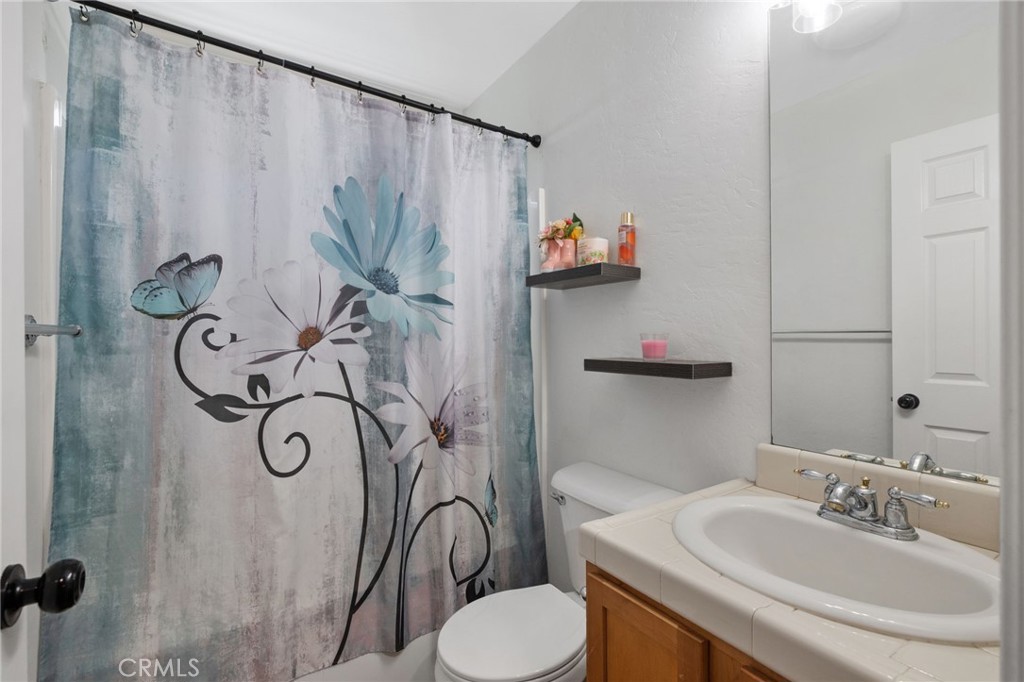 3320 W Glendale, Visalia, CA 93291