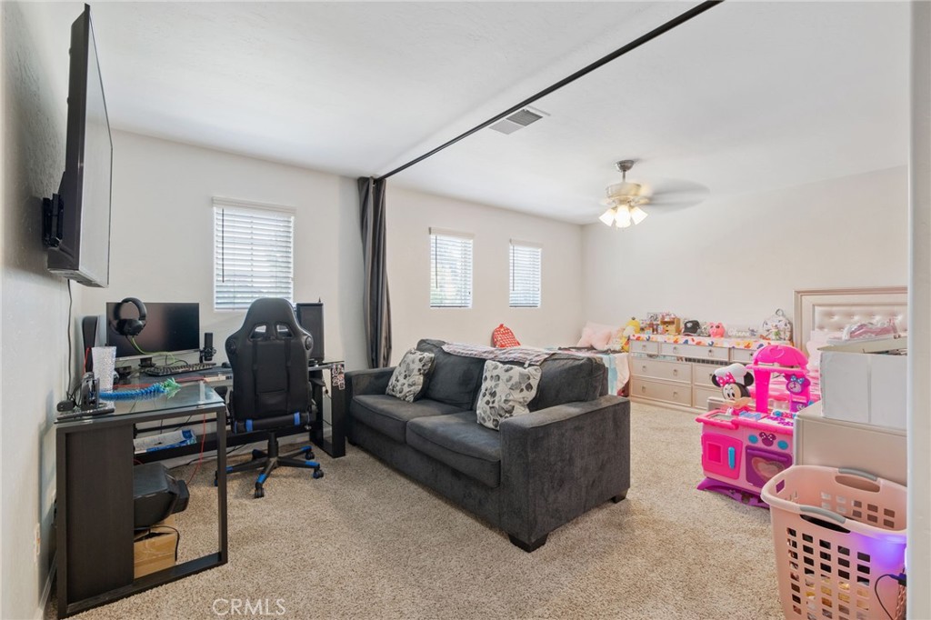 3320 W Glendale, Visalia, CA 93291