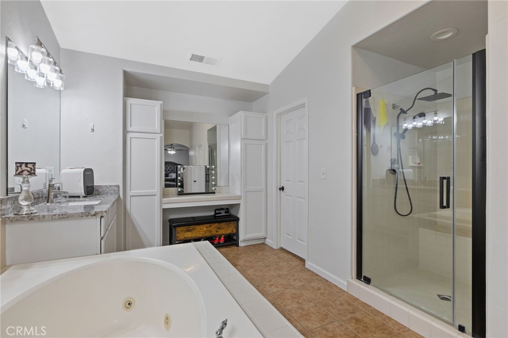 3320 W Glendale, Visalia, CA 93291