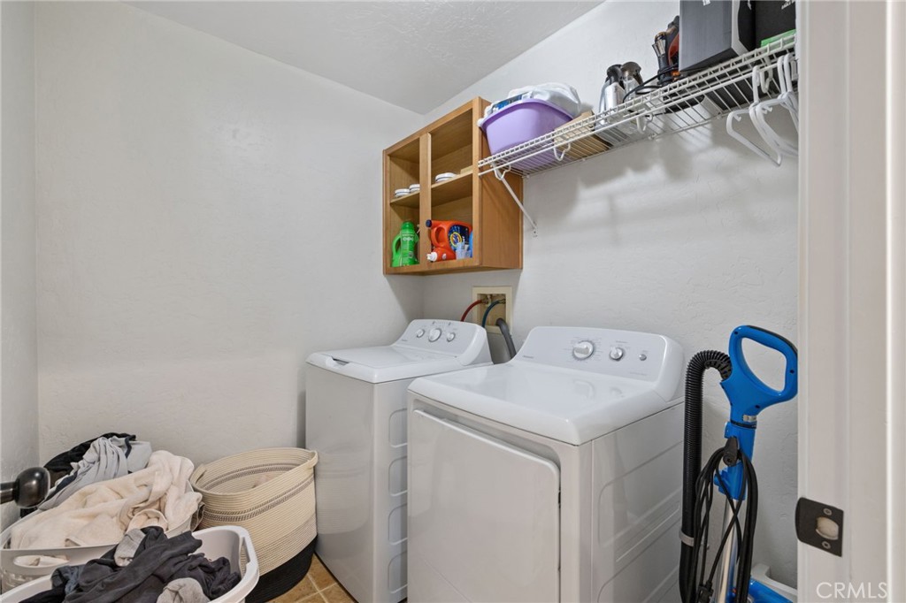 3320 W Glendale, Visalia, CA 93291