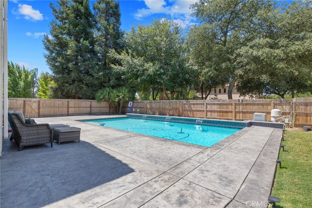 3320 W Glendale, Visalia, CA 93291