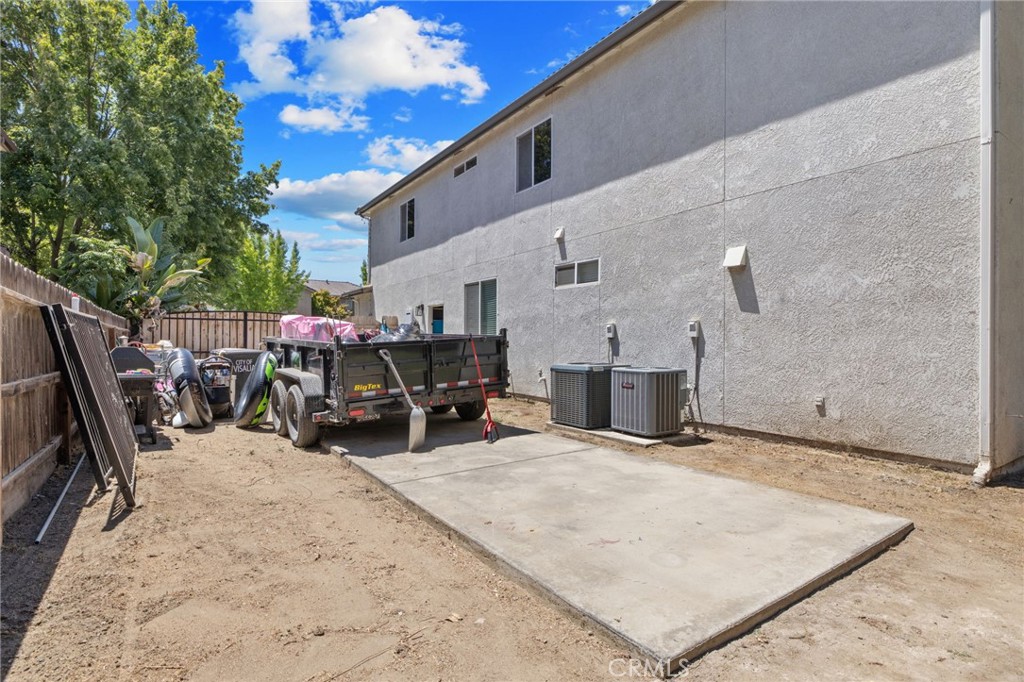 3320 W Glendale, Visalia, CA 93291