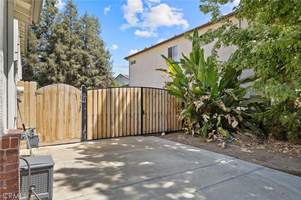 3320 W Glendale, Visalia, CA 93291