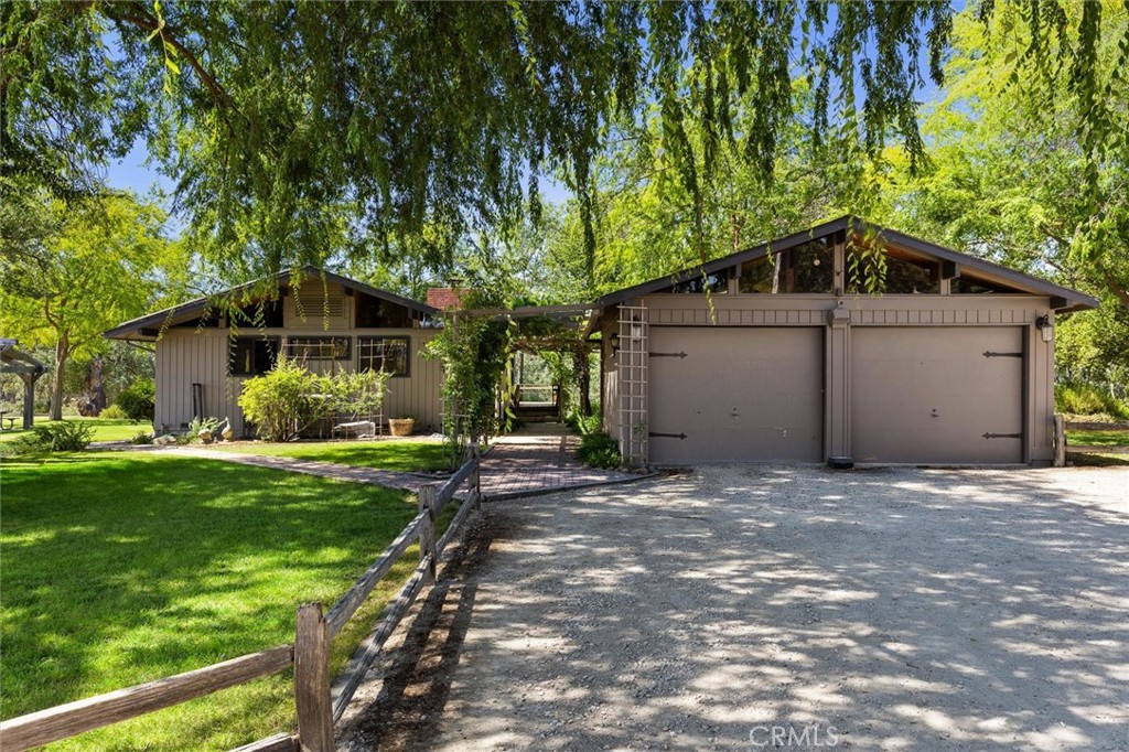 7172 Town Creek, Paso Robles, CA 93446