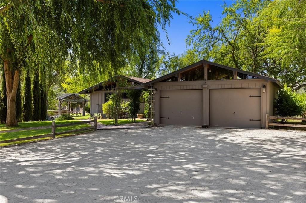 7172 Town Creek, Paso Robles, CA 93446