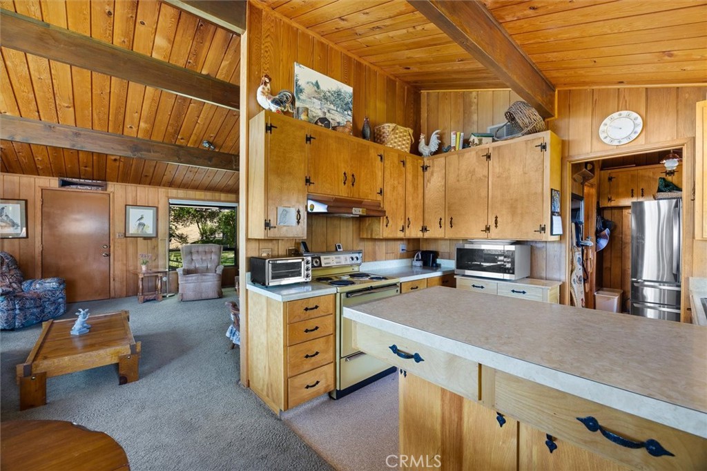7172 Town Creek, Paso Robles, CA 93446