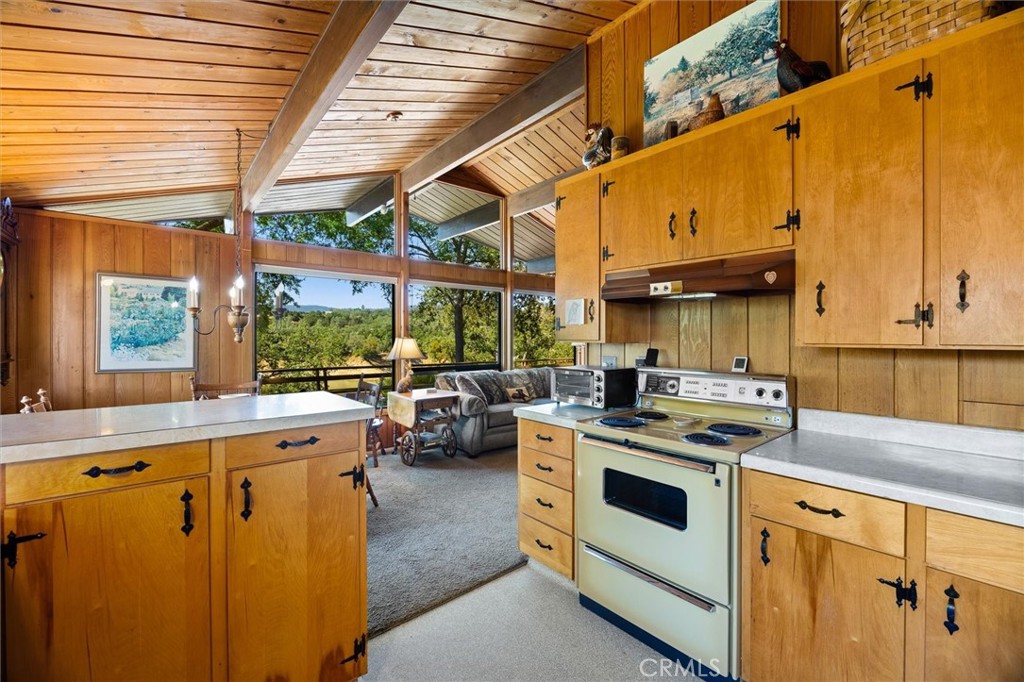 7172 Town Creek, Paso Robles, CA 93446