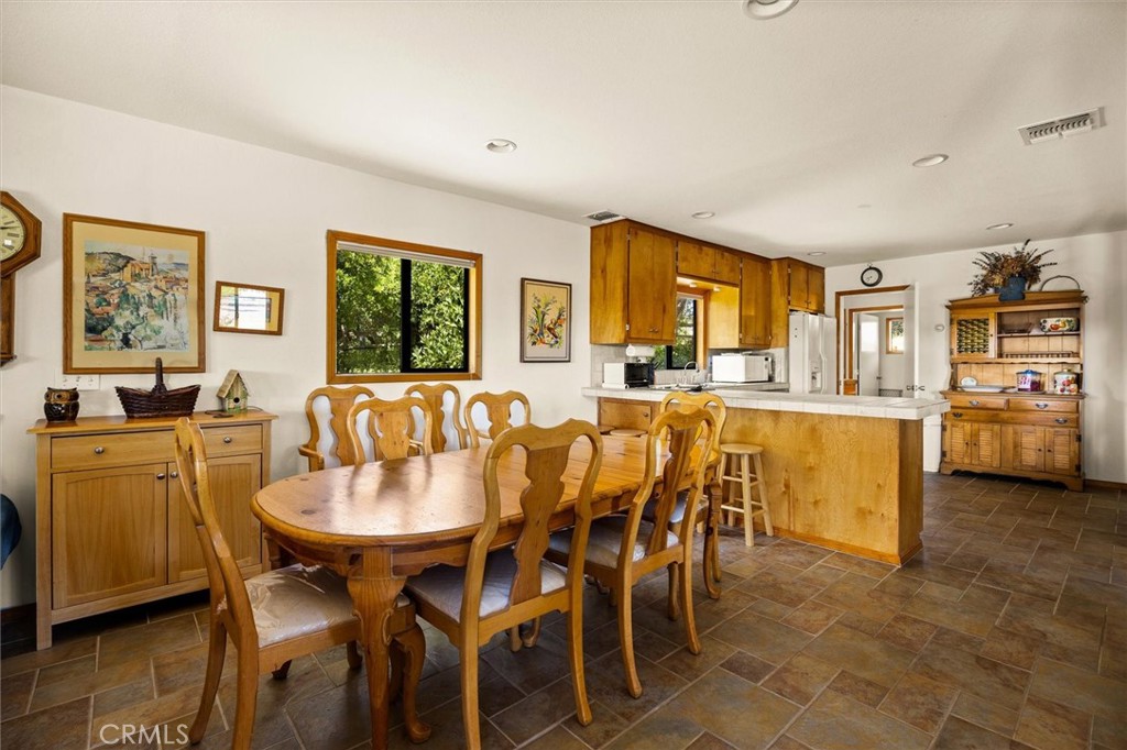 7172 Town Creek, Paso Robles, CA 93446