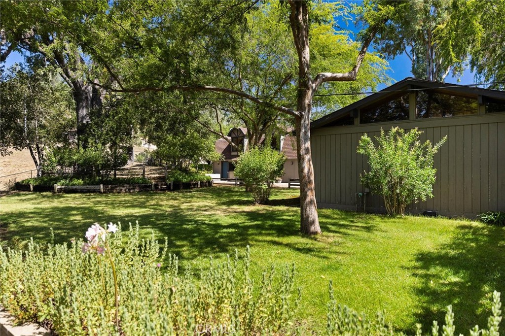 7172 Town Creek, Paso Robles, CA 93446