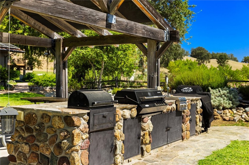 7172 Town Creek, Paso Robles, CA 93446