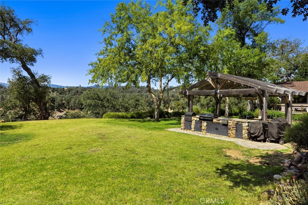 7172 Town Creek, Paso Robles, CA 93446
