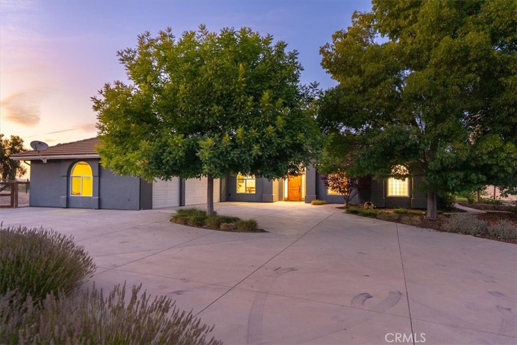8495 Plane View, Paso Robles, CA 93446