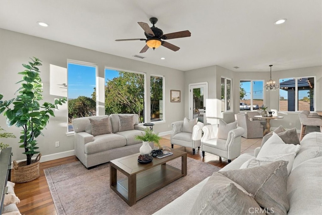 8495 Plane View, Paso Robles, CA 93446