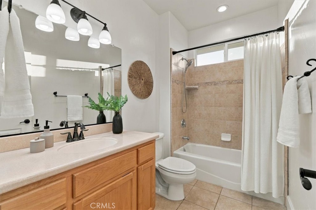 8495 Plane View, Paso Robles, CA 93446