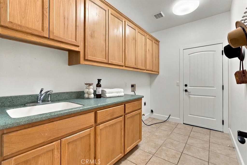 8495 Plane View, Paso Robles, CA 93446