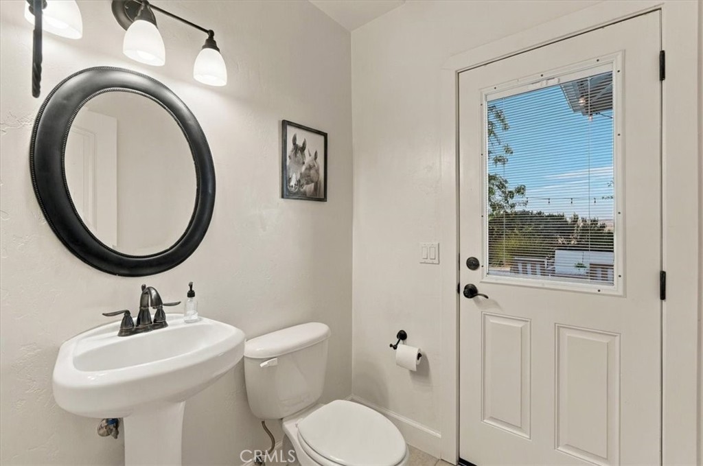 8495 Plane View, Paso Robles, CA 93446