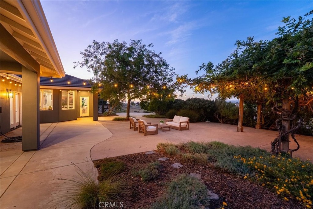 8495 Plane View, Paso Robles, CA 93446