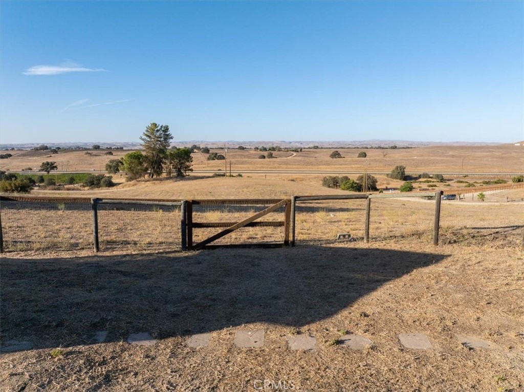 8495 Plane View, Paso Robles, CA 93446
