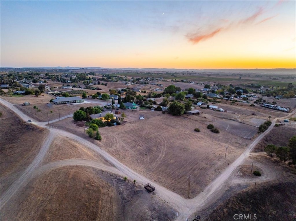 8495 Plane View, Paso Robles, CA 93446