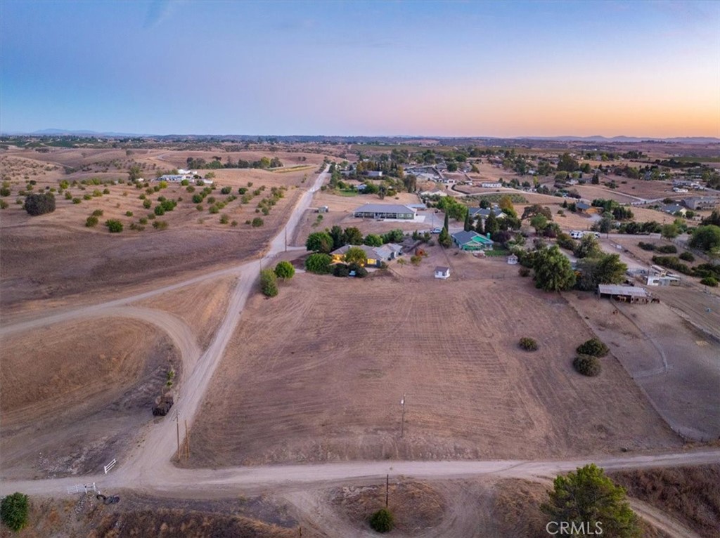8495 Plane View, Paso Robles, CA 93446