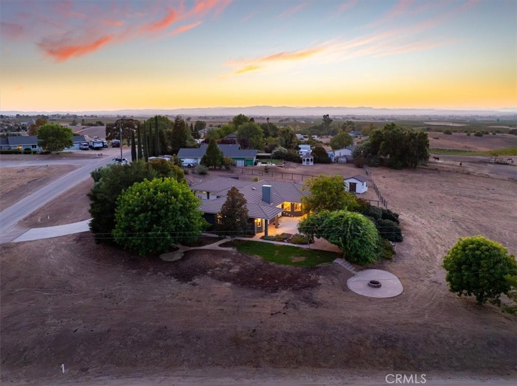 8495 Plane View, Paso Robles, CA 93446