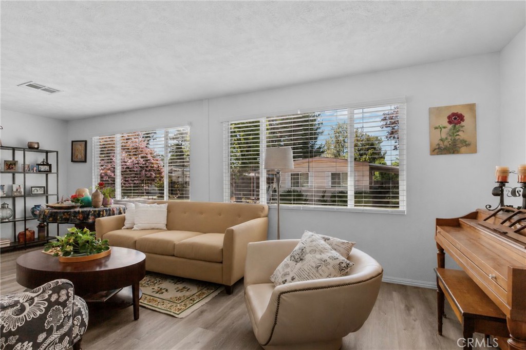 27 Via Santa Barbara #27, Paso Robles, CA 93446