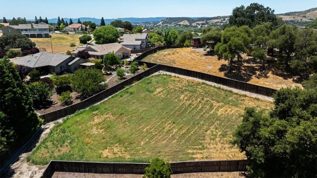 609 Navajo, Paso Robles, CA 93446